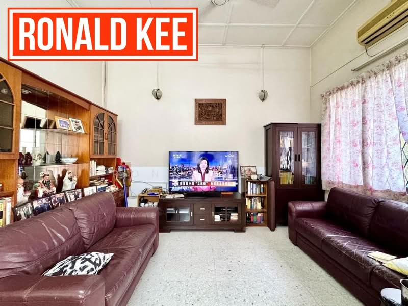 Rumah Berkembar untuk Dijual di Pulau Tikus (George Town) - Ronald Kee - Living Room - PropertyGuru.com.my
