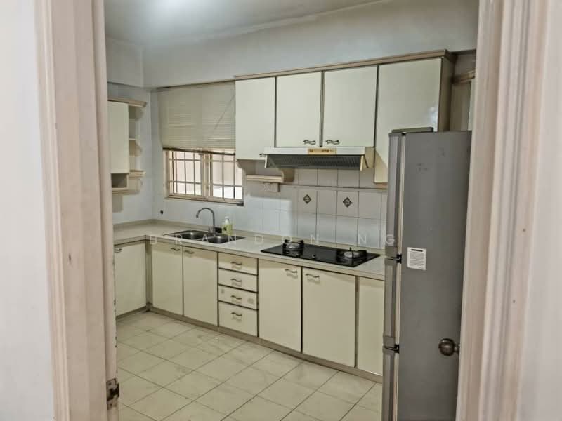 Kondominium untuk Disewa di Gold Coast Resort Condominium - Brandon Ng - Kitchen - PropertyGuru.com.my