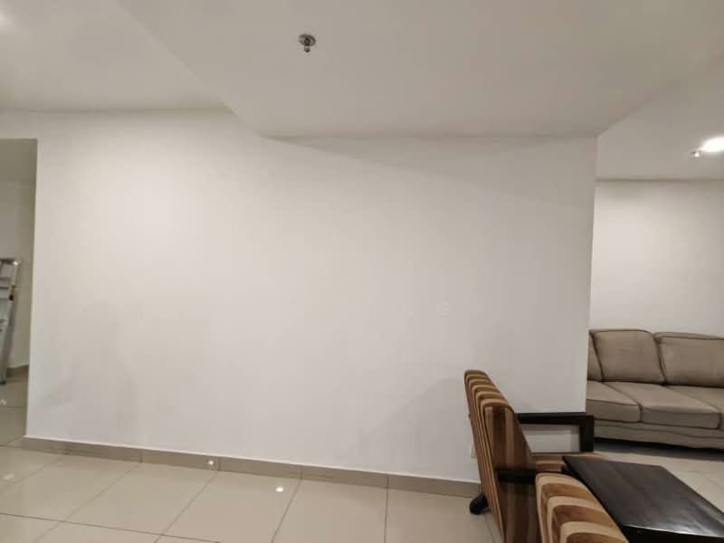 Servis Apartment untuk Disewa di Suria Jelutong - Jeff Ng - Living Room - PropertyGuru.com.my