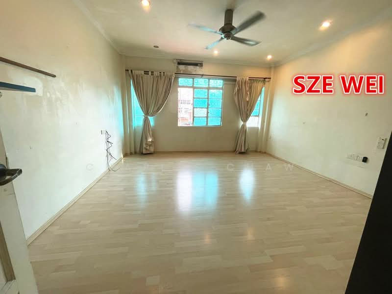 2-storey Terraced House for Sale in George Town (Penang) - Charles Chaw - Living Room - PropertyGuru.com.my