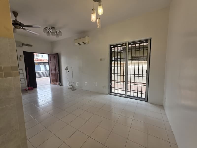 Rumah Berkembar untuk Dijual di Setia Impian (Setia Alam) - Joseph Chan - Living Room - PropertyGuru.com.my