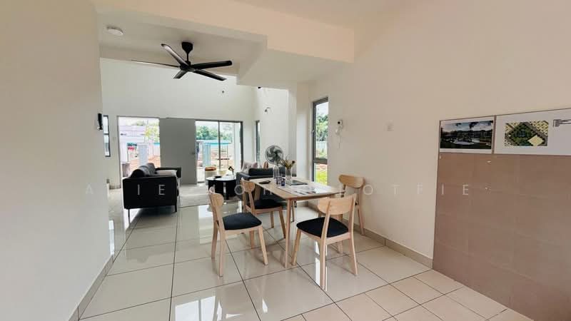 2-storey Terraced House for Sale in Pulau Indah (Klang) - Atie Mohd Lotfie - Living Room - PropertyGuru.com.my