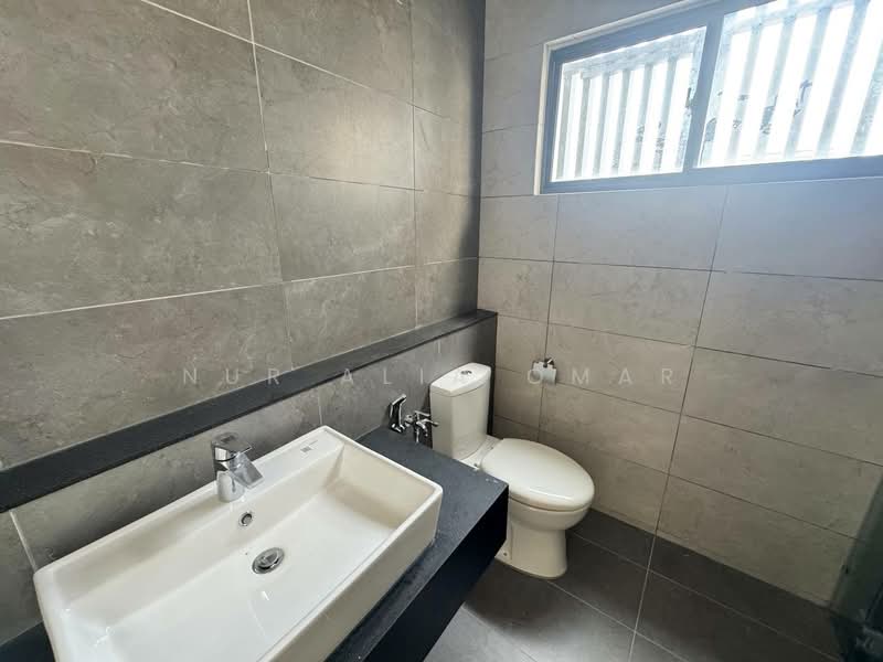 Banglo Pautan untuk Dijual di Petaling Jaya (Selangor) - Nur Alia Omar - Bathroom - PropertyGuru.com.my