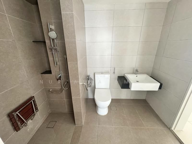 Banglo Pautan untuk Dijual di Petaling Jaya (Selangor) - Nur Alia Omar - Bathroom - PropertyGuru.com.my