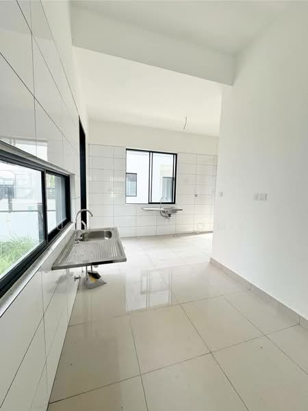 Banglo Pautan untuk Dijual di Petaling Jaya (Selangor) - Nur Alia Omar - Kitchen - PropertyGuru.com.my