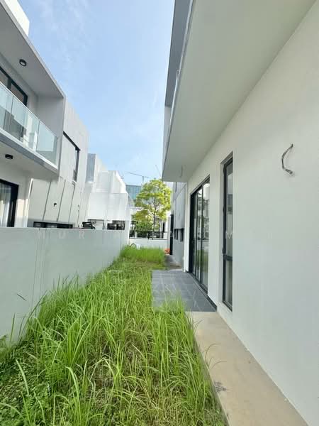 Banglo Pautan untuk Dijual di Petaling Jaya (Selangor) - Nur Alia Omar - Exterior - PropertyGuru.com.my