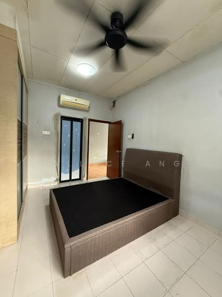 1-storey Terraced House for Sale in Bandar Uda Utama (Johor Bahru) - Wallace Ang - Bedroom - PropertyGuru.com.my