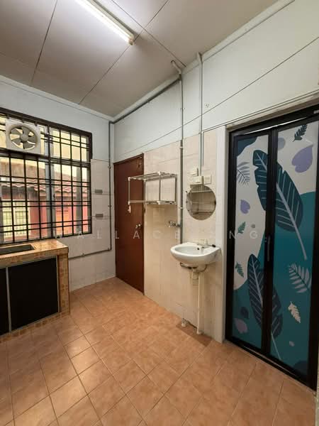 1-storey Terraced House for Sale in Bandar Uda Utama (Johor Bahru) - Wallace Ang - Kitchen - PropertyGuru.com.my