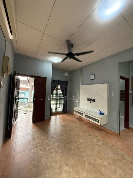 1-storey Terraced House for Sale in Bandar Uda Utama (Johor Bahru) - Wallace Ang - Living Room - PropertyGuru.com.my