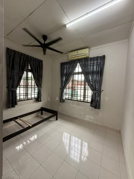 1-storey Terraced House for Sale in Bandar Uda Utama (Johor Bahru) - Wallace Ang - Bedroom - PropertyGuru.com.my
