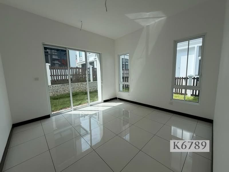 Rumah Berkembar untuk Dijual di Setia Eco Park (Setia Alam) - Loke . - Living Room - PropertyGuru.com.my