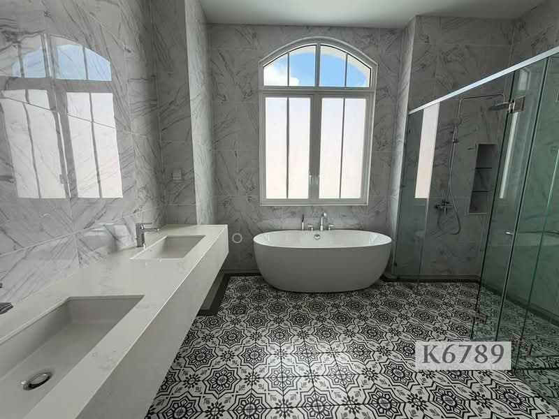 Rumah Berkembar untuk Dijual di Setia Eco Park (Setia Alam) - Loke . - Bathroom - PropertyGuru.com.my
