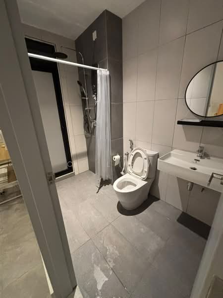 Servis Apartment untuk Disewa di Ruby Seapark - CY Liew - Bathroom - PropertyGuru.com.my