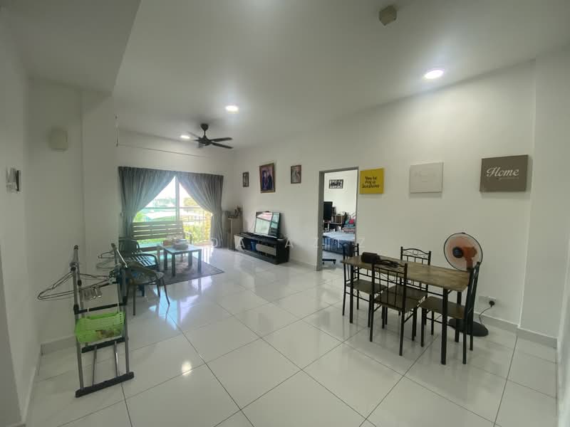 Pangsapuri untuk Dijual di The Twin Residences - Ida Aziz - Living Room - PropertyGuru.com.my
