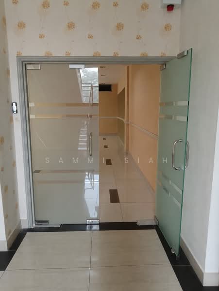 Commercial Bungalow for Rent in Petaling Jaya (Selangor) - Sammi Siah - Entrance - PropertyGuru.com.my