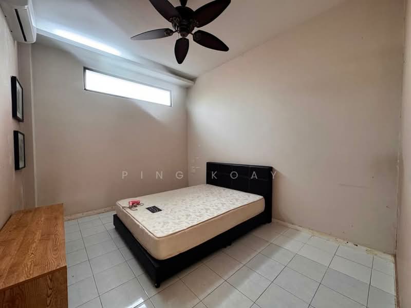 Rumah Teres 1 Tingkat untuk Dijual di Taman Hijau (Jelutong) - Ping Koay - Bedroom - PropertyGuru.com.my