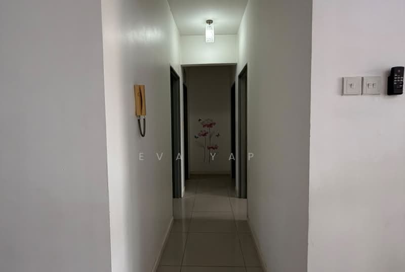 Kondominium untuk Disewa di Casa Idaman - Eva Yap - Corridor - PropertyGuru.com.my