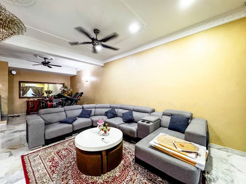 2-storey Terraced House for Sale in Ampang Jaya (Ampang) - Shaziery Iskandar - Living Room - PropertyGuru.com.my