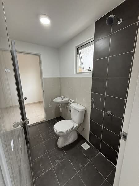 Rumah Teres untuk Disewa di Sepang (Selangor) - Zulhaikal Asmadee - Bathroom - PropertyGuru.com.my