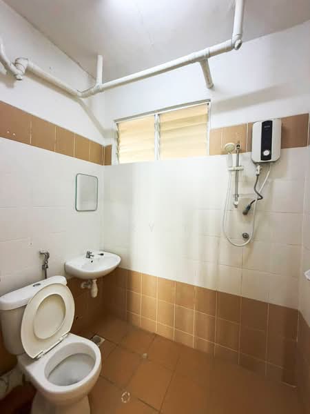 Kondominium untuk Disewa di D'Piazza - Jerry Tan - Bathroom - PropertyGuru.com.my