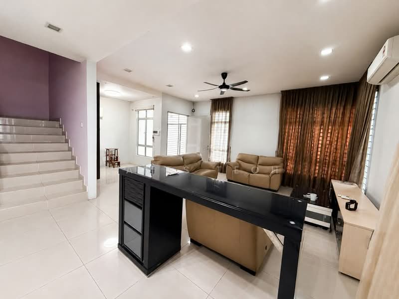Rumah Berkembar untuk Dijual di Taman Sejati (Klang) - James Teoh - Living Room - PropertyGuru.com.my