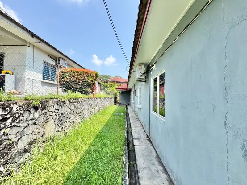Bungalow for Sale in Seri Kembangan (Selangor) - Nurul Izza - PropertyGuru.com.my