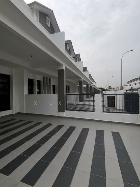 2-storey Terraced House for Sale in Setia Tropika (Johor Bahru) - Xiuxiu Ng - Exterior - PropertyGuru.com.my