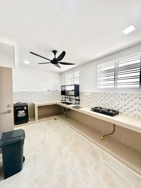 2-storey Terraced House for Rent in Alam Impian (Shah Alam) - Baxter Lim - Kitchen - PropertyGuru.com.my