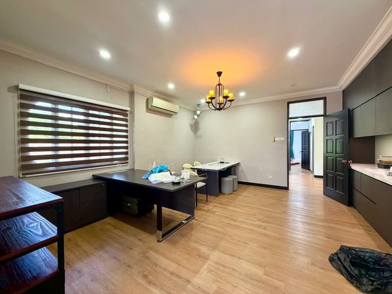 Rumah Berkembar untuk Dijual di Fettes Park (Tanjung Tokong) - Ping Koay - Study - PropertyGuru.com.my