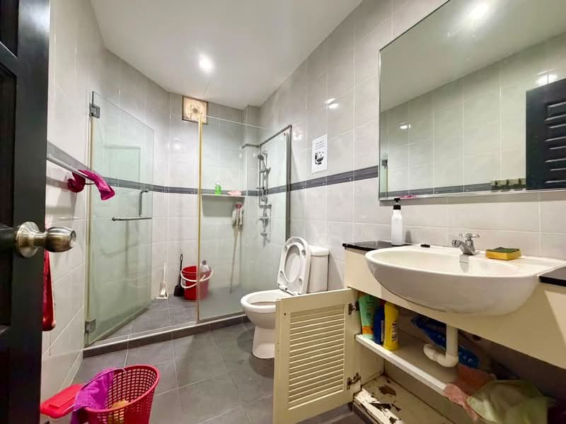 Rumah Berkembar untuk Dijual di Fettes Park (Tanjung Tokong) - Ping Koay - Bathroom - PropertyGuru.com.my