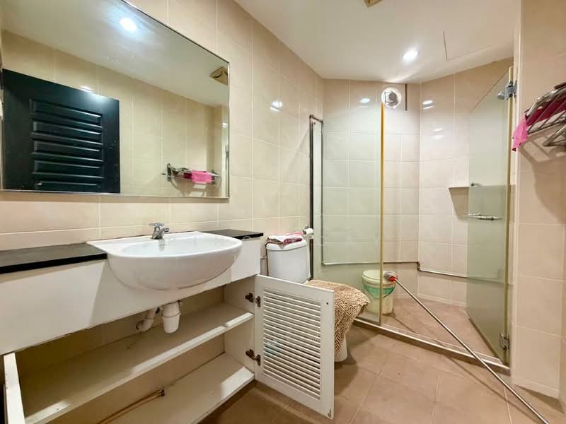 Rumah Berkembar untuk Dijual di Fettes Park (Tanjung Tokong) - Ping Koay - Bathroom - PropertyGuru.com.my