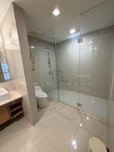 Service Residence for Rent at Cormar Suites (Fraser Place (Lot 163)) - Edwin Cheng - Bathroom - PropertyGuru.com.my