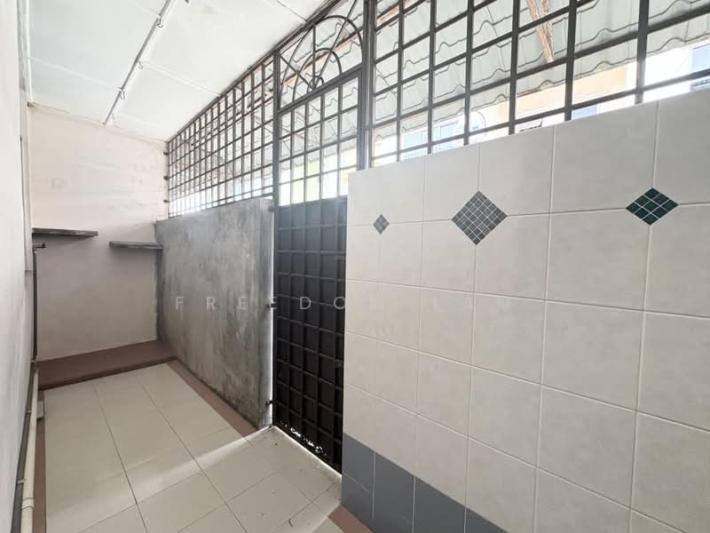 Rumah Teres 2-Tingkat untuk Dijual di Taman Seri Orkid (Skudai) - Freedom Lam - Yard - PropertyGuru.com.my
