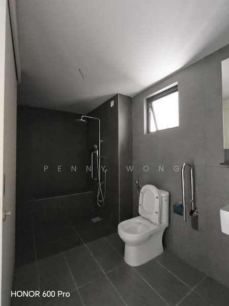 Service Residence for Sale at D'Clover Residences - Penny Wong - Bathroom - PropertyGuru.com.my