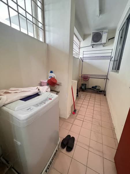 Apartment for Rent at Pangsapuri Seri Cemerlang - SH Lee - Balcony - PropertyGuru.com.my