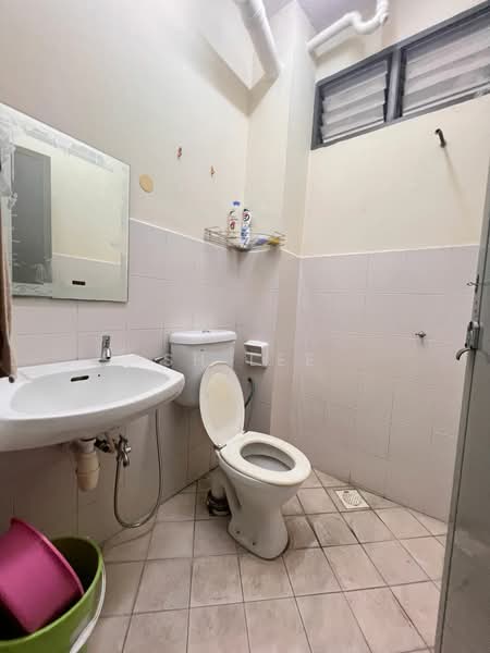 Apartment for Rent at Pangsapuri Seri Cemerlang - SH Lee - Bathroom - PropertyGuru.com.my