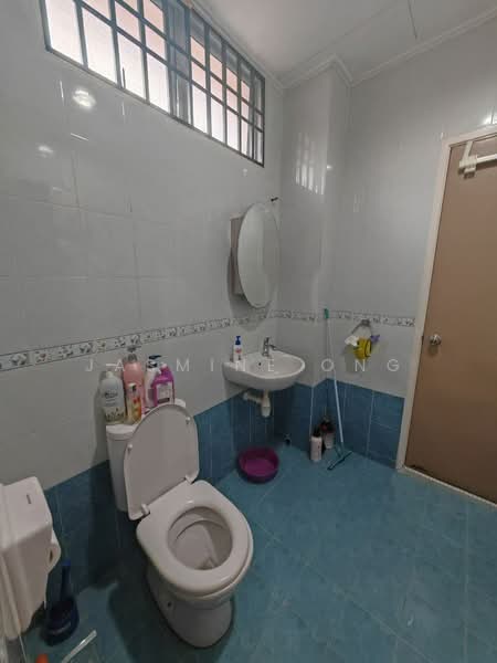 2-storey Terraced House for Sale in Kampung Segambut Tengah (Segambut) - Jasmine Ong - Bathroom - PropertyGuru.com.my
