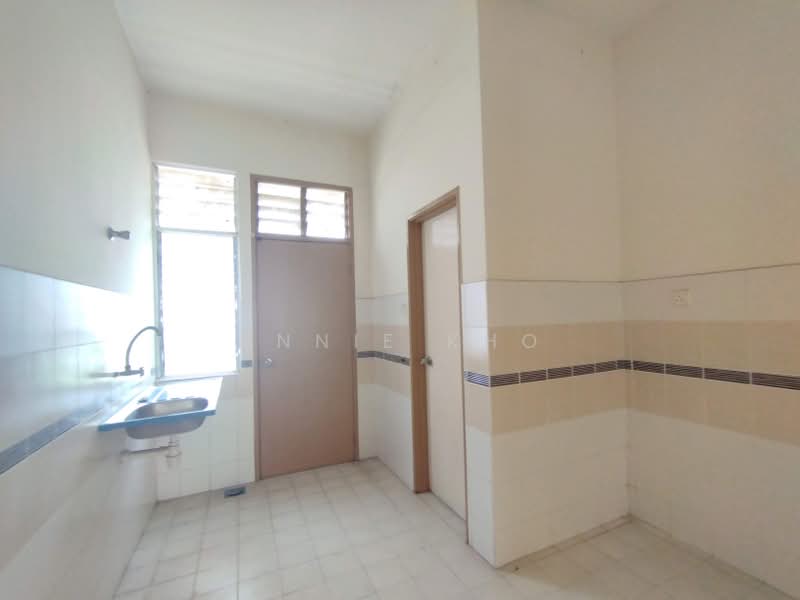 2-storey Terraced House for Sale in Alam Nusantara (Setia Alam) - Annie Kho - Kitchen - PropertyGuru.com.my