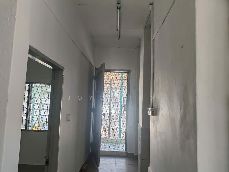 Rumah Teres 1 Tingkat untuk Disewa di Taman Ungku Tun Aminah (Skudai) - Joyce Tan - Corridor - PropertyGuru.com.my