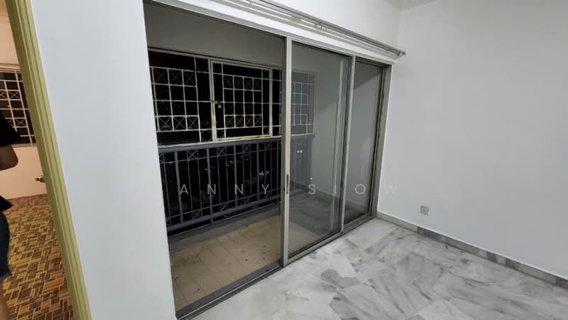 Kondominium untuk Dijual di Menara Alpha - Yanny Siow - Balcony - PropertyGuru.com.my