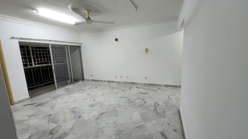 Kondominium untuk Dijual di Menara Alpha - Yanny Siow - Living Room - PropertyGuru.com.my