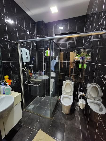 Rumah Berkembar untuk Dijual di Aman Sari (Puchong) - Y.H. Lee - Bathroom - PropertyGuru.com.my