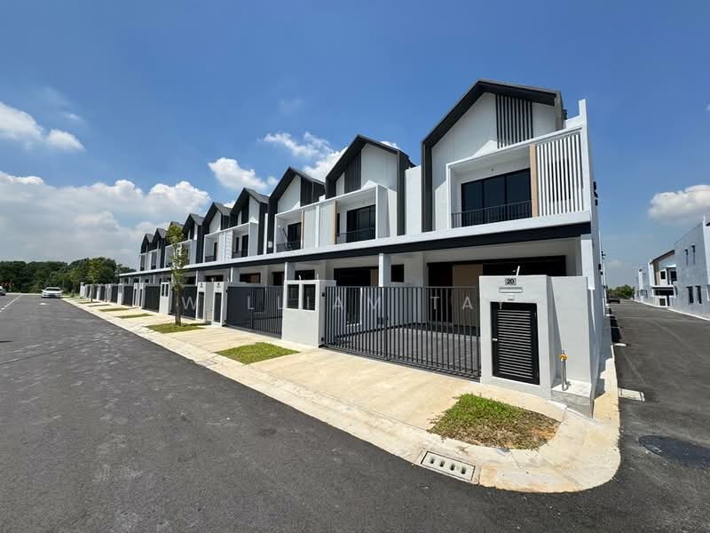 2-storey Terraced House for Sale in Bandar Dato Onn (Tebrau) - William Tay - Exterior - PropertyGuru.com.my