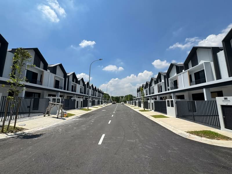 2-storey Terraced House for Sale in Bandar Dato Onn (Tebrau) - William Tay - Exterior - PropertyGuru.com.my