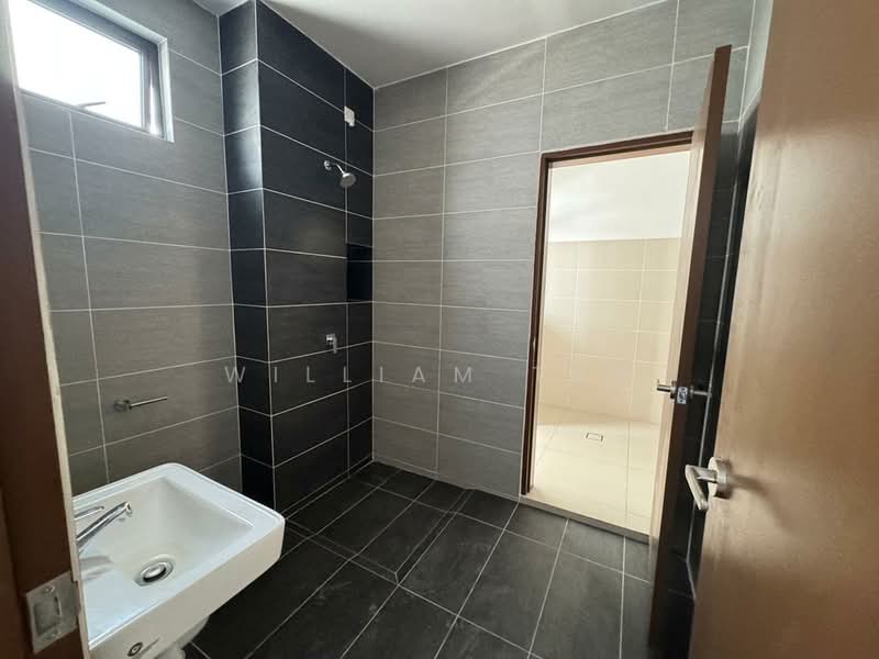 2-storey Terraced House for Sale in Bandar Dato Onn (Tebrau) - William Tay - Bathroom - PropertyGuru.com.my