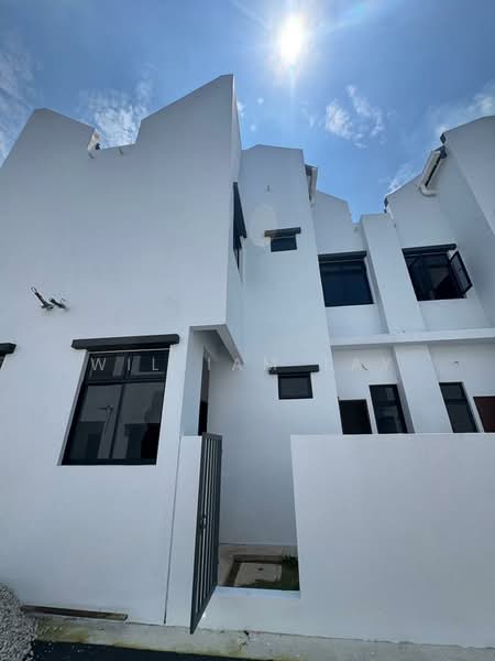 2-storey Terraced House for Sale in Bandar Dato Onn (Tebrau) - William Tay - Exterior - PropertyGuru.com.my