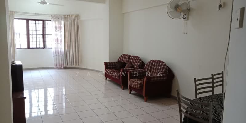Kondominium untuk Disewa di Regency Condominium - Zac Wong - Living Room - PropertyGuru.com.my