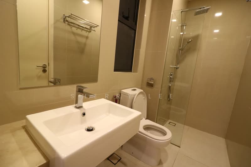 Servis Apartment untuk Dijual di South View - Sherry Lee - Bathroom - PropertyGuru.com.my