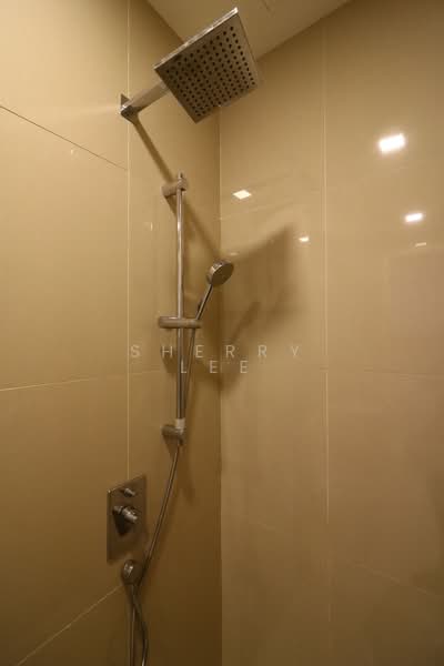 Servis Apartment untuk Dijual di South View - Sherry Lee - Bathroom - PropertyGuru.com.my