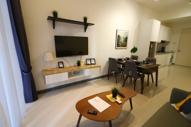 Servis Apartment untuk Dijual di South View - Sherry Lee - Living Room - PropertyGuru.com.my